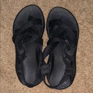 chaco with toe strap